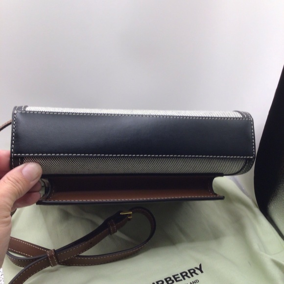 BURBERRY, HORSEFERRY, NWT, POCKET TOTE, MINI, MADE IN ITALY - Picture 10 of 16